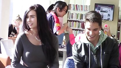 Istrinya, seorang wanita yang sangat cantik suka free porn bokep bercinta dan intens