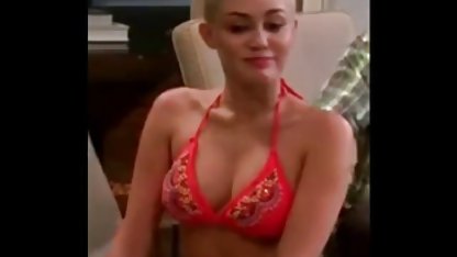 Celana ketat download free video mesum hitam di bawah meja